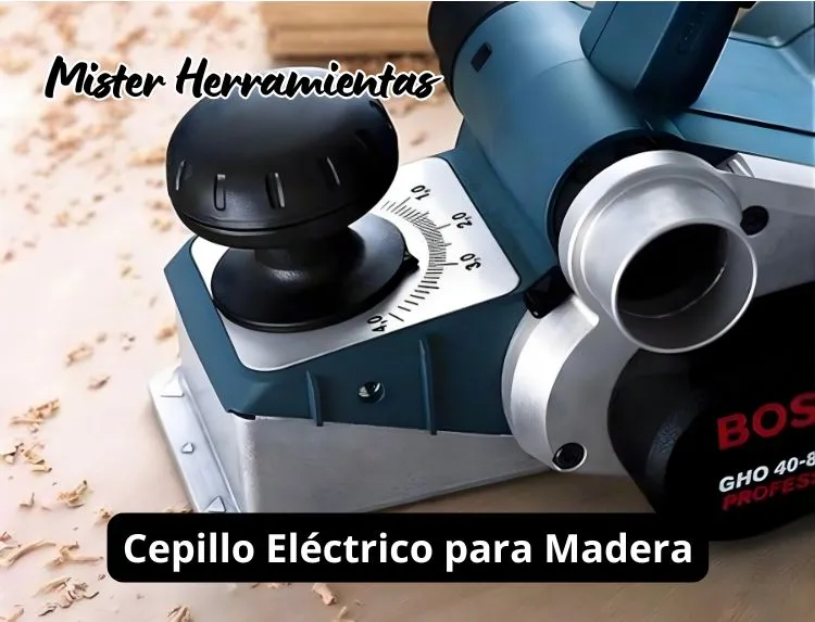 cepillo eléctrico para madera Bosch trabajando sobre una tabla de madera
